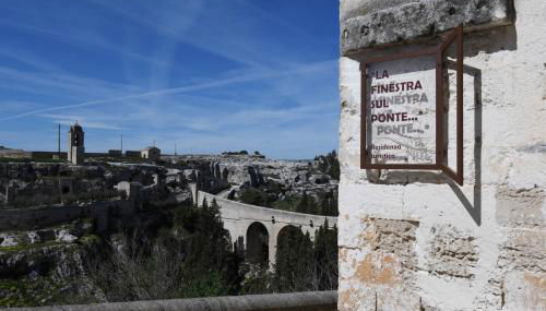 LA FINESTRA SUL PONTE - Foto 1