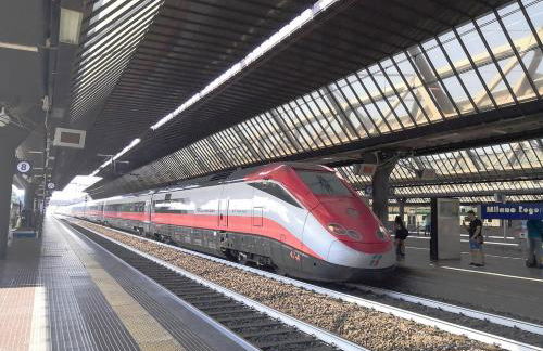 Domus Cassinis Metro and trains at your doorstep - Foto 21