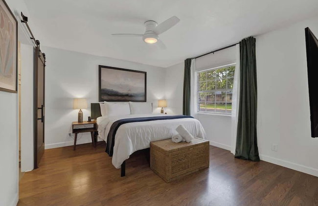 Elegant and Stylish Glenmoor Abode - 5 min to Town - Foto 11