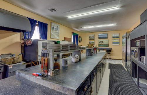 Fun and Unique Home with Vintage Game Room in Annville - Foto 7