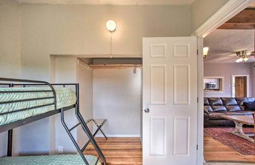 Walkable Palmer Lake Home with Deck and View! - Foto 27