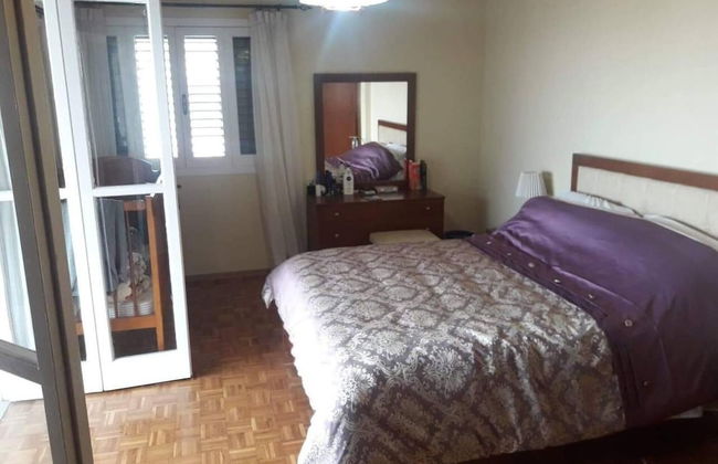 Immaculate 4-bed Apartment in Larnaca - Photo 5