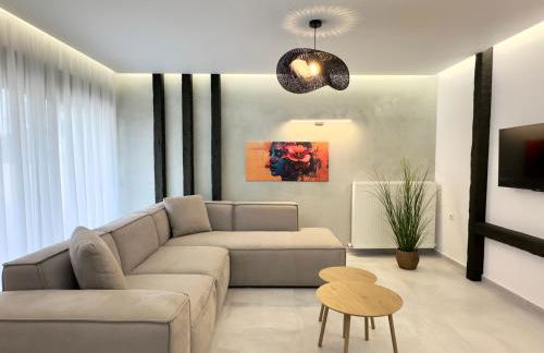 Hermes Luxury Apartment - Photo 2