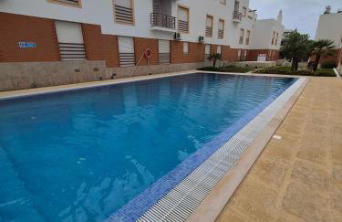 Bright Flat w/ Terrace & Pools by HostWise - Foto 5