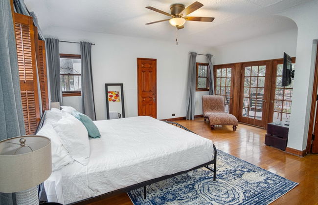 Splash Into Vacation 6BR Home w/ Pool & Waterslide - Foto 3