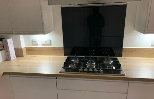 Spacious Entire 4 Bed House With 2 Free Parking Bays Early Check-in Late Check- Out Allowed - Foto 11