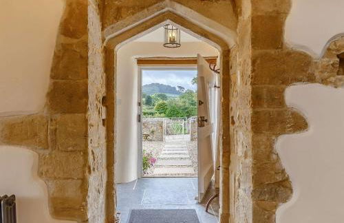 3 Bed in Wootton Fitzpaine 89004 - Photo 2