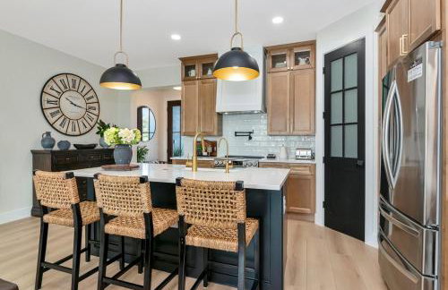 Bright New Home Family Oasis Near the Shore - Foto 19