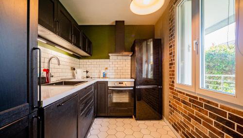 L'Industriel - Proche Hôpital - Parking - Balcon - Foto 5