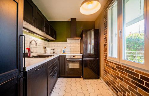 L'Industriel - Proche Hôpital - Parking - Balcon - Foto 5