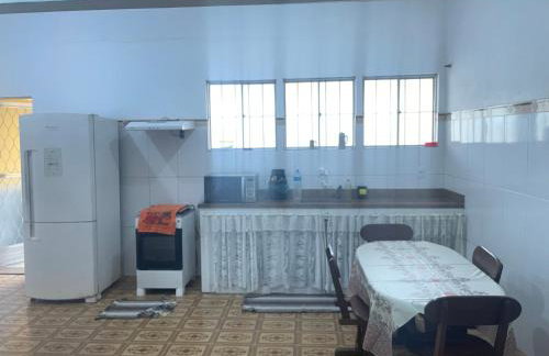 Casa espaçosa com Piscina próximo a Praia e lagoa - Foto 11