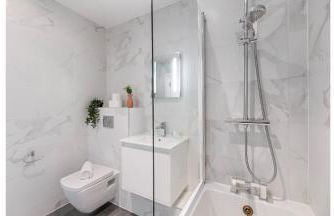 A Splash of Color: Spacious & Funky 3-BR Flat - Foto 43