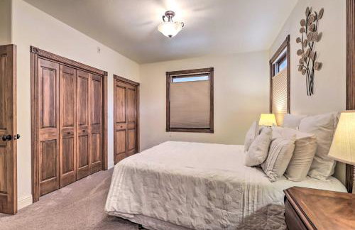 Cozy Central Glenwood Springs Condo with 2 Decks! - Foto 12