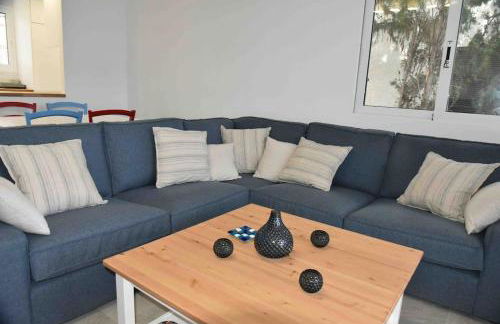 Villa en primera línea de mar con piscina privada - Foto 4