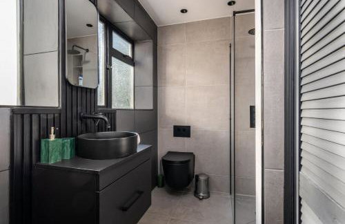 Modern 2BD Victorian Home Near Town Centre - Foto 12