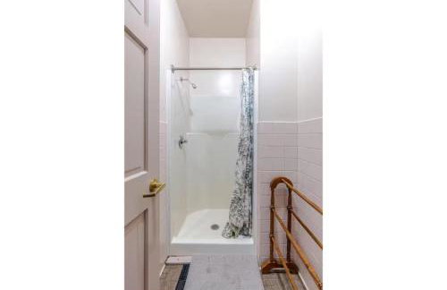 Sprawling 9 BR Mountaintop Oasis with BlueRidge Views - Foto 6