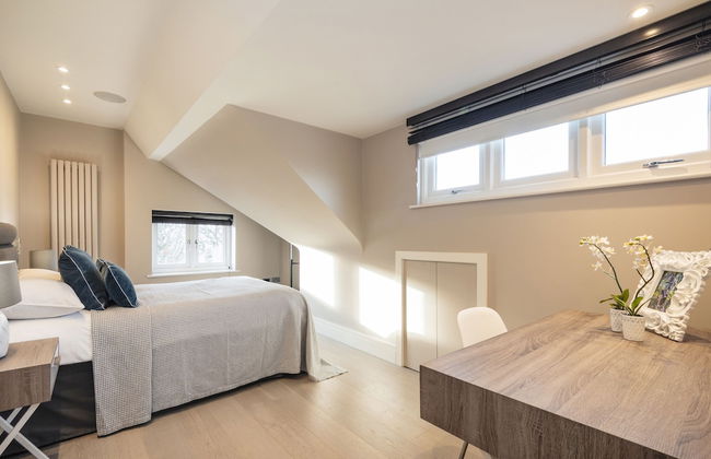 Hampstead Lux Flat-Hosted by Sweetstay - Photo 2