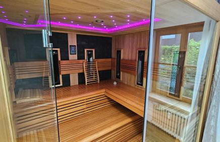 SeePanorama-Deluxe-Sauna-Massage-Garten-Tranpolin-Tischkicker-Tropical-BBQ-Parken - Foto 4