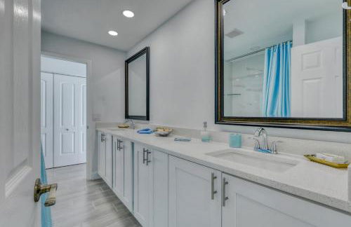 Modern and Spacious 3bdrm and 3 bath house with pool - Foto 17