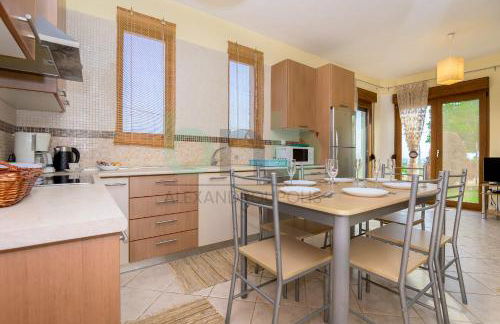 Thea Dikella - Foto 18