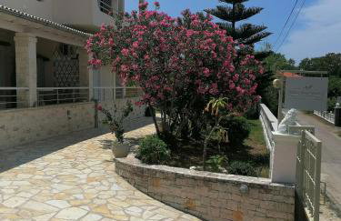 Makis Apartments - Foto 1