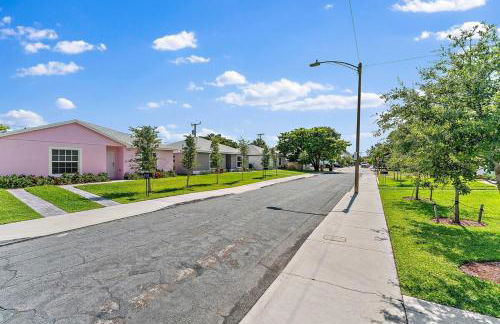 New! Few minutes to Downtown, 10 to the Beach! - Photo 26