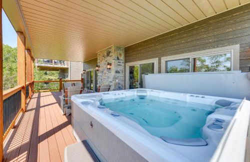 Luxe Table Rock Lake Vacation Rental with Hot Tub! - Foto 2