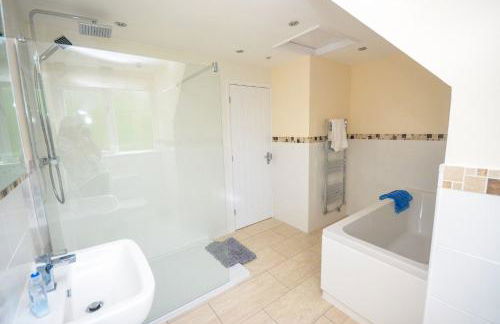 The Willows Wroxham - Photo 13