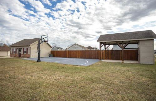 Tiny Home with Hot Tub Near Ft Leonard Wood! - Foto 38