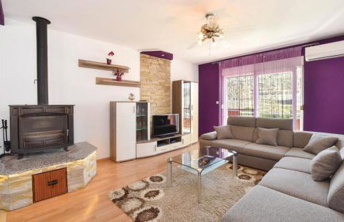 Four-Bedroom Apartment In Srinjine - Photo 7