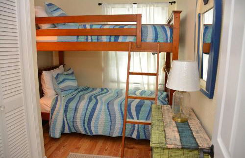 Little Miss Cottages - 68 East Grand Luxury Condo - Photo 22