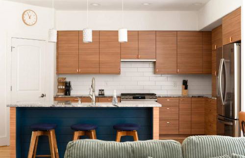 Peaceful & Spacious Modern Home - Lake Views! - Foto 13