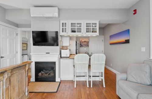 Tide's Edge Oceanfront Condo - Photo 10