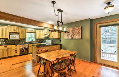 Black Mountain Cabin with Screened Porch and Views! - Foto 7