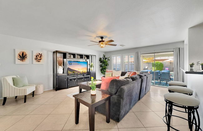 La Pryor Gilbert - Photo 18