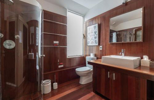 Charming houseboat featuring a sauna - Photo 31