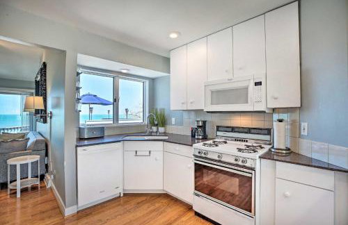 Lakefront Family Retreat with Grill Steps to Beach! - Foto 13