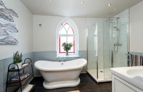 CHESTER'S ONLY TIN CHAPEL - UNIQUE, SPACIOUS 2 BEDROOMS, GARDEN AND FREE PARKING - Foto 14