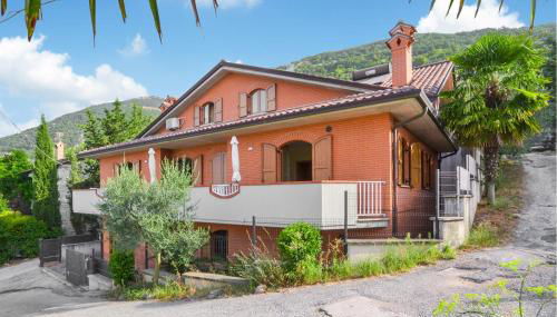 3 Bedroom Cozy Apartment In Gubbio - Foto 1