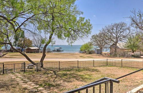 Charming Burnet Cottage with Lake View and Porch! - Foto 25