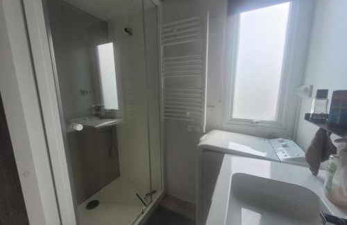 Mobil-home moderne avec piscine couverte, proche mer, 6 pers, animaux admis - FR-1-777-25 - Foto 9