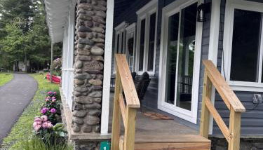 Lakefront Couples Retreat in the Poconos - Photo 4