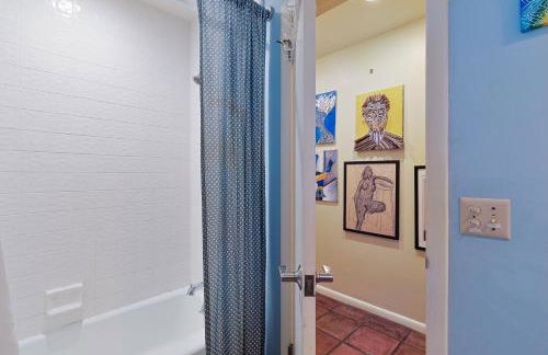 Beach Paradise Getaway - 200ft from Beach! - Foto 26