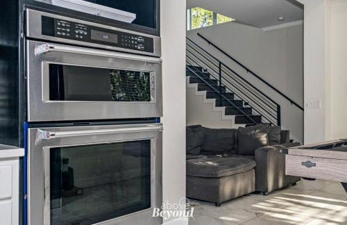 Sprawling Home w/ Rooftop Spot - Foto 36