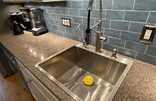 Downtown 3BR duplex full kitchen parking off i-787 - Foto 26