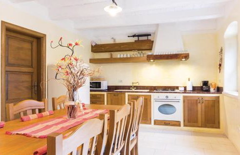 Gorgeous Home In Sisan With Wifi - Foto 9