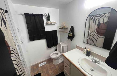 Tiki Escape w/ Amazing Mountain and Marsh Backdrop - Foto 10