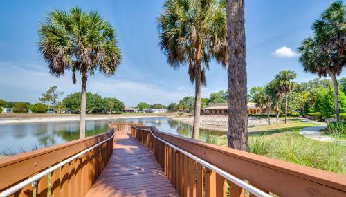 Golf and Pool Access Home with Yard in Lady Lake - Foto 3