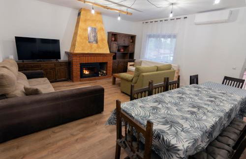 El Salón de Arriba - Foto 20