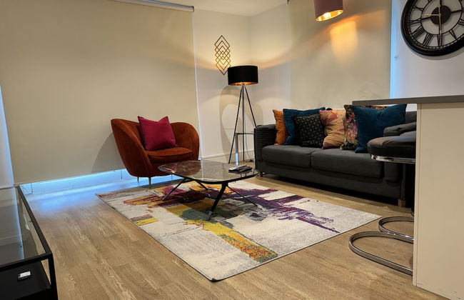 STUNNING 2 BED APARTMENT WITH PARKING - Foto 5